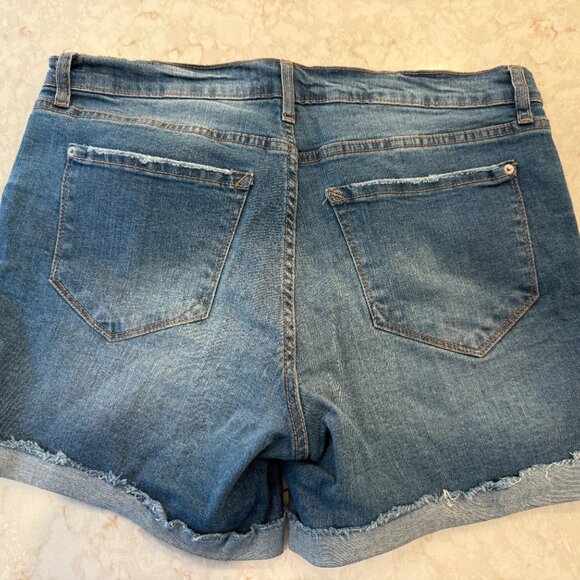 kensie Jean Shorts for Women 5-Inch Mid Rise Shorts with Cuff (Size: 8 | 29) - Picture 2 of 4
